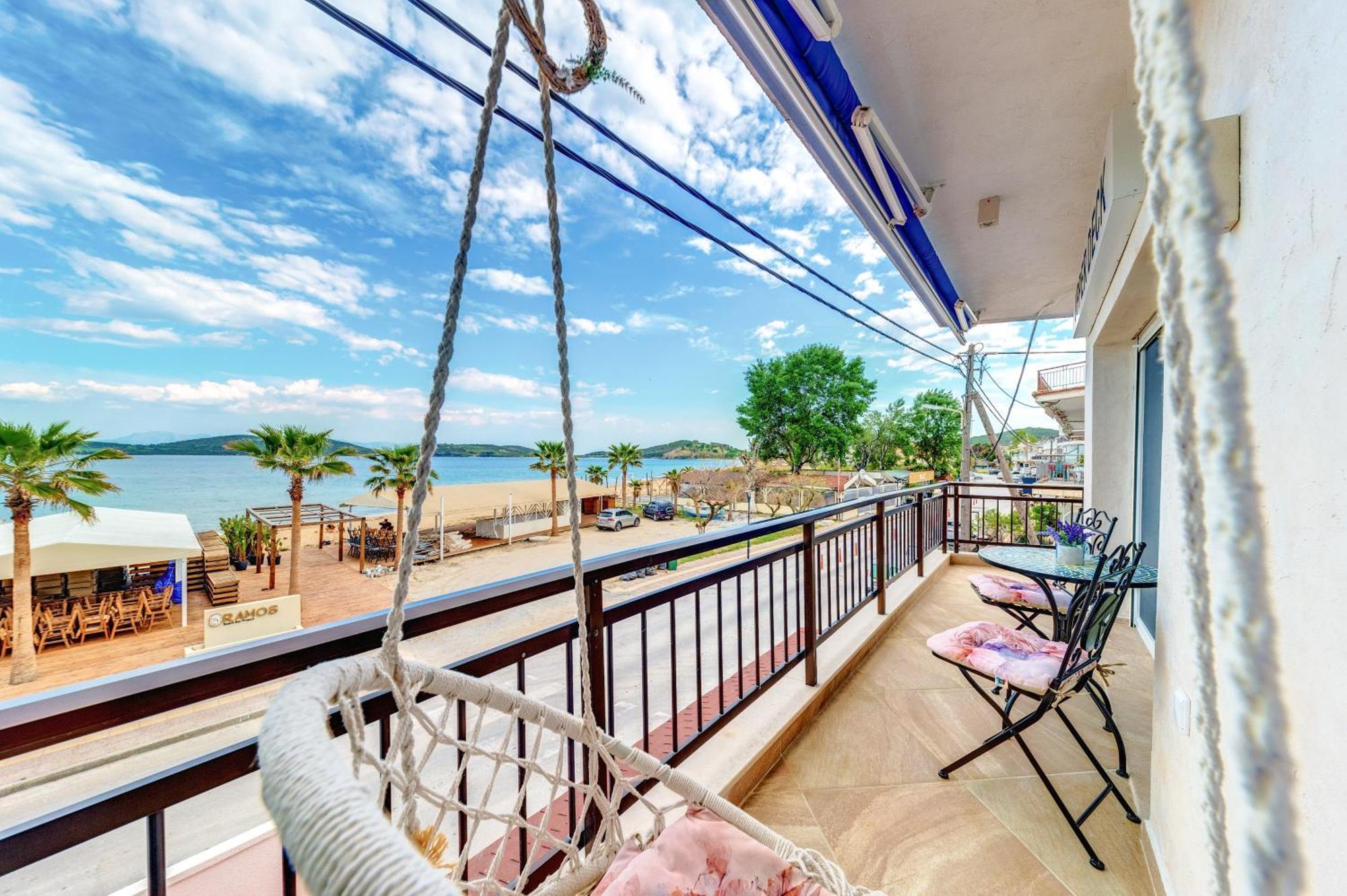 Apartament Upper Deck Apt. Néa Péramos Zewnętrze zdjęcie
